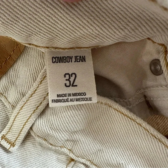 Urban Outfitters BDG Women’s White Distressed Straight Leg Cowboy Jean Sz 32 NWT - Picture 7 of 11